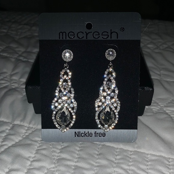 Earrings fit for a formal occasion - Picture 2 of 4